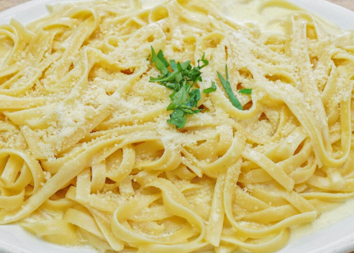 Fettuccine Alfredo Entree